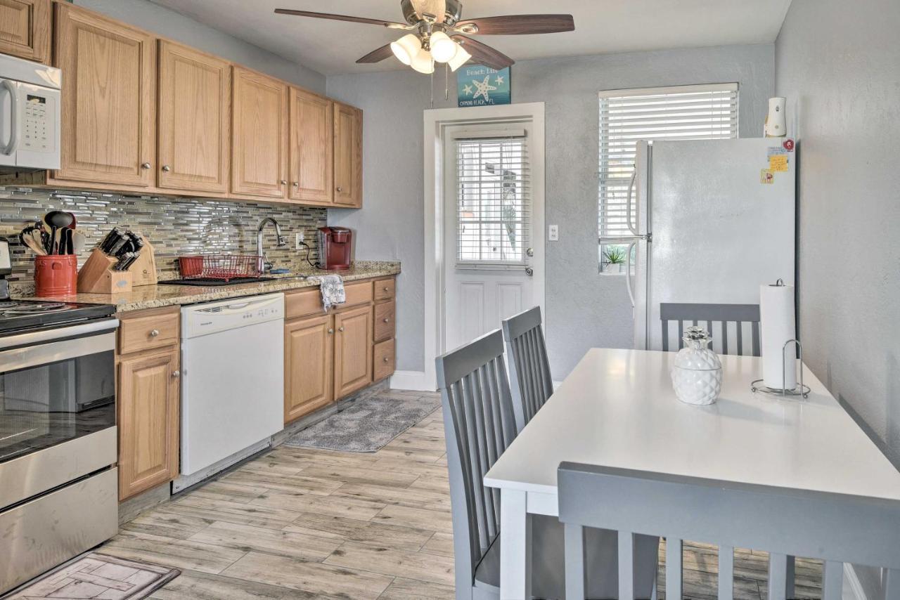 Ormond Beach Home With Screened Porch, Walk To Shore Bagian luar foto